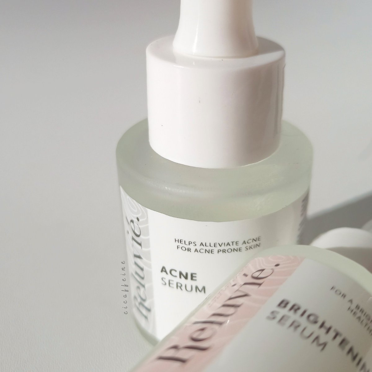 Dua serum yg #GakCumaViral tapi emang seworth itu buat dicoba ✨ Apalagi kalo bukan

     🌷 RELUVIE Acne Serum &amp; Brightening Serum 🌷

Combo endulita buat hempasin jerawat dan bekas jerawat 💨
 
#racuninskincare #arzjournal