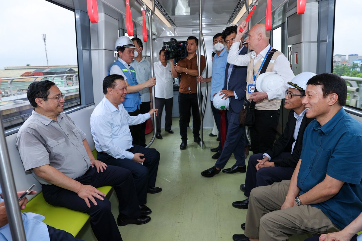 SaigonInfras's tweet photo. Hanoi Metro 's
________________
☘️ This morning, 07th August 2022 the Prime minister of #Vietnam Mr. Phạm Minh Chính led the #governmental team members paying a #site tour visit of #hanoi #metro Line No. 3.1 (#Nhon - #Gahanoi)
. . .
#Vietnam🇻🇳#Metro #Beauty #Culture🌱#Share https://t.co/6foQicQddS
