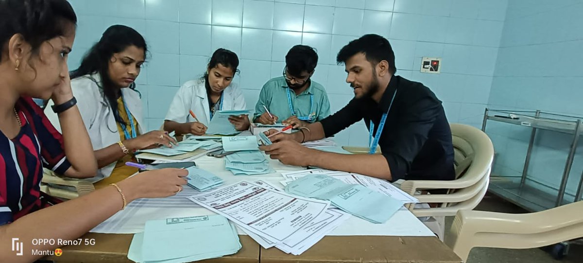 Opnandiwal's tweet photo. कर्नाटक राज्य के HWC में 6 साल की सेवा पूरी करने वाले सामुदायिक स्वास्थ्य अधिकारियों ने सेवाएं नियमित करने के लिए मुख्यमंत्री , स्वास्थ्य मंत्री, एनएचएम निदेशक और नोडल अफसर  को डाक घर से पत्र प्रेषित किए । @AyushmanHWCs @OfficeOf_MM @mansukhmandviya @narendramodi @PMOIndia https://t.co/EHKkQ3Lqj1