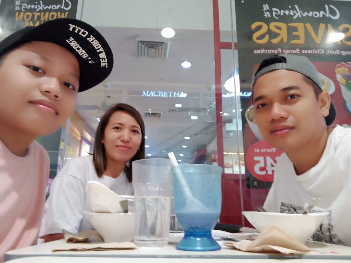 AyehDaye's tweet photo. After ng enrollment mag- #ChowkingDineWin na😍 https://t.co/iiJ33aEddH