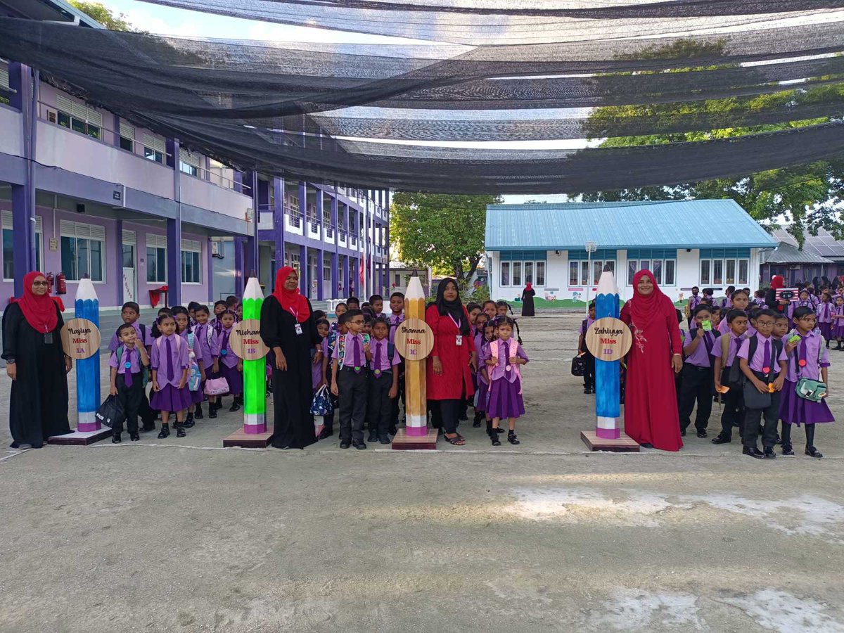 SchoolHithadhoo's tweet photo. We are so glad that our students are back in school. In Sha Allah, this year will be a blessed one for both our students and teachers. We love our students with all our heart. #newacademicyear #loveourstudents @MoEdumv  @DrAsiyaDidi https://t.co/go29nYV85b