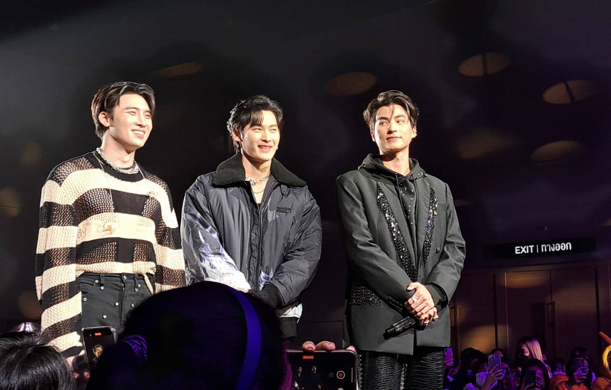 こんな近くに…🌻😍

#3PlusXMeanGulfKao
<a href="/gulfkanawut/">gulfkanawut</a>
