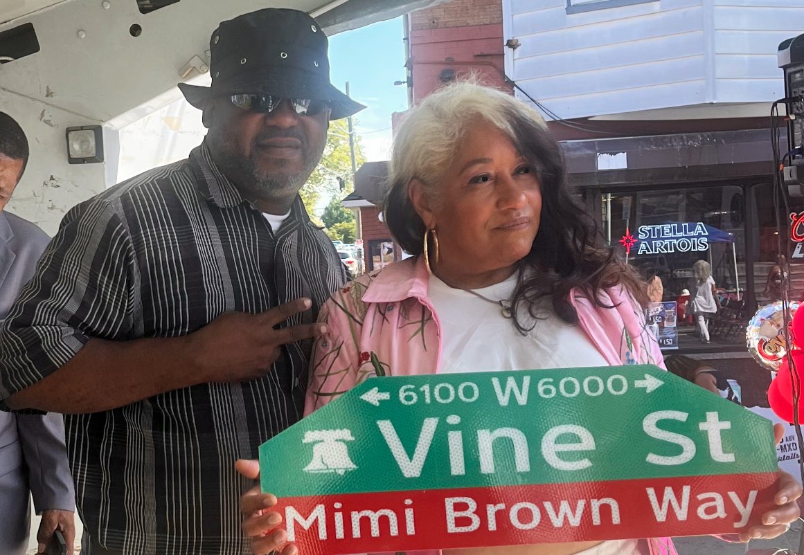 BrooklyniteAu's tweet photo. (Part5) Other #Recognitions #Honored:
#SheenaHoward #OdessaWhite #CherylGill #KelliSherreneCole #CatherineHicks #QuietStorm #TonyBrown
#PhilaInquirer #Metro #WOAR #DellMusicCenter #JeniceArmstrong #FacettaGreen #AmberHikes #ReneeChenaultFattah Photo by #PhillyResident https://t.co/QZ6F80xG9L