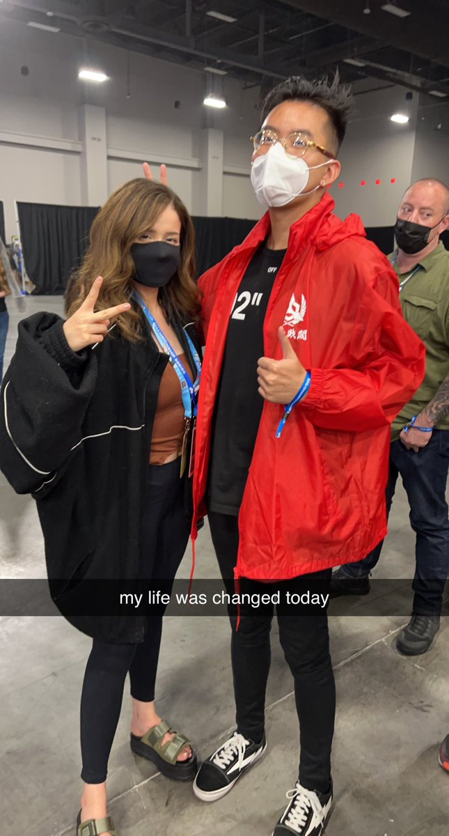 redsmallfrog's tweet image. got a pic with @pokimanelol @imane imma frame it frfr