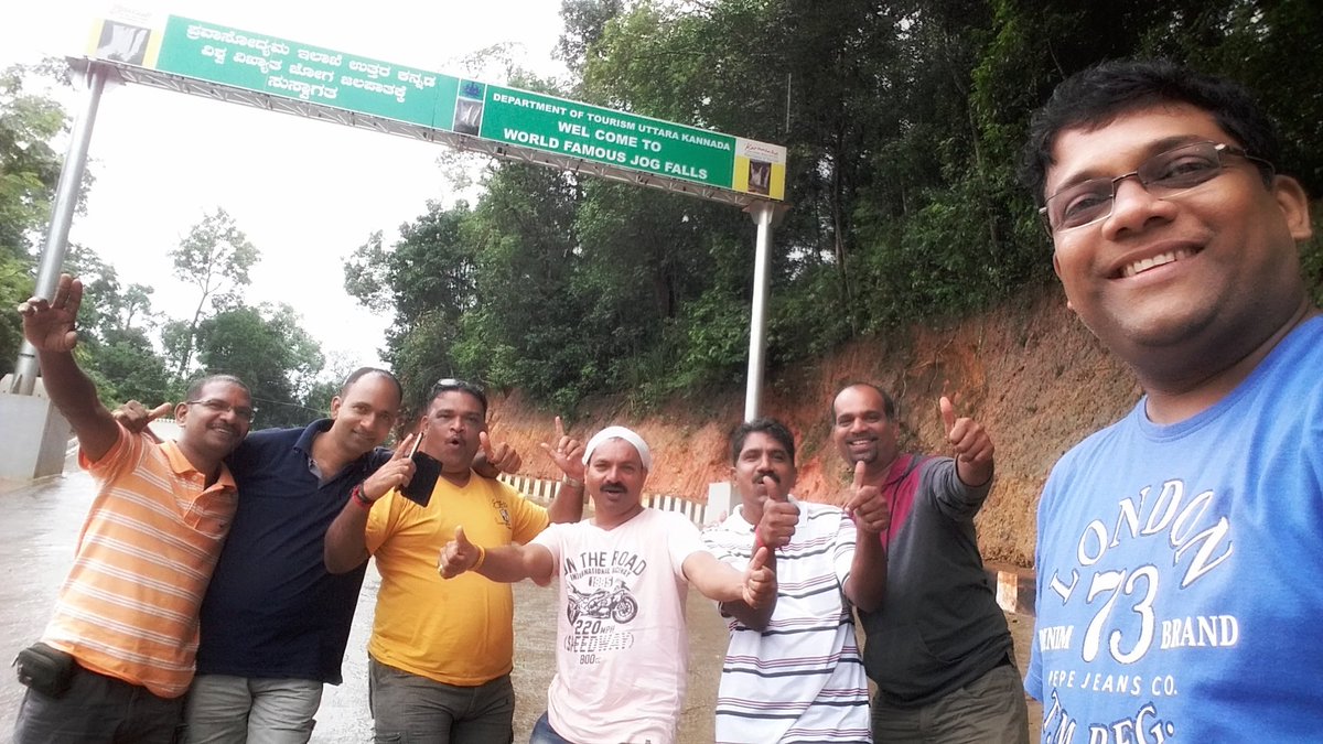 researchanand's tweet photo. Friends since 1987.
All weather friends, extended family, we take care of each other without saying a single word
We fight, we disagree, we stop seeing each other for a while, but then pick up the phone, express our "feelings" and we patchup
#FriendshipDay
#Friends_for_life https://t.co/yJyq4Kowrg