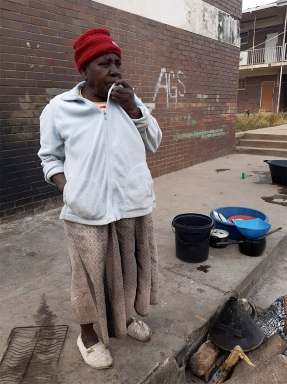 PrimeTimeNewsZA's tweet photo. Soshanguve Central High School used to be a state-of-the-art prestigious boarding school now it is hijacked by foreign nationals who use it as a hostel.

This woman from Zimbabwe says she owns classroom which she bought for R16 000 https://t.co/LZNVQwYLeo