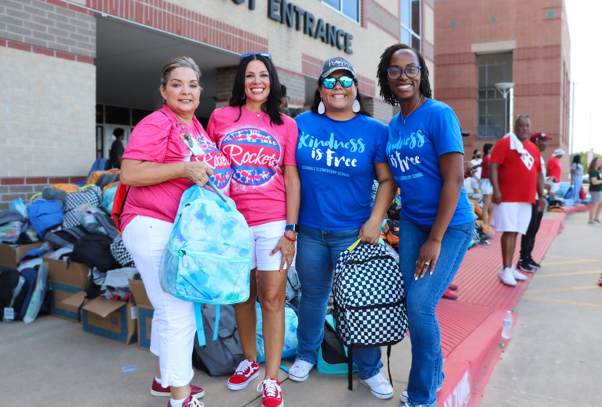 katyisd's tweet photo. @CompassionKaty held #OperationBack2School at the @MerrellCenter this weekend, serving over 1,500 Katy ISD students. A heartfelt thank you to Compassion Katy and all of the volunteers for helping our students start the new school year off right! https://t.co/kLW6IlRg05 https://t.co/jWJaTzk3R1