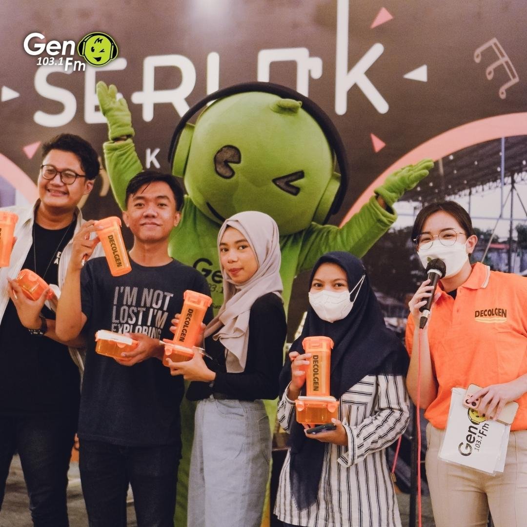 gen1031fmsby's tweet photo. Absen dong yang kemarin nongkrong di Serlok Kopi Mulyosari siapa?
Nih, mimin intipin keseruan #Gaspooll - Gen Suroboyo Pooll bareng Decolgen malam minggu kemarin ya sob!
#GenGaspool #gaspooll #gen1031fmsby #aksidecolgen #serlokkopi https://t.co/DDdXJ6UpgW