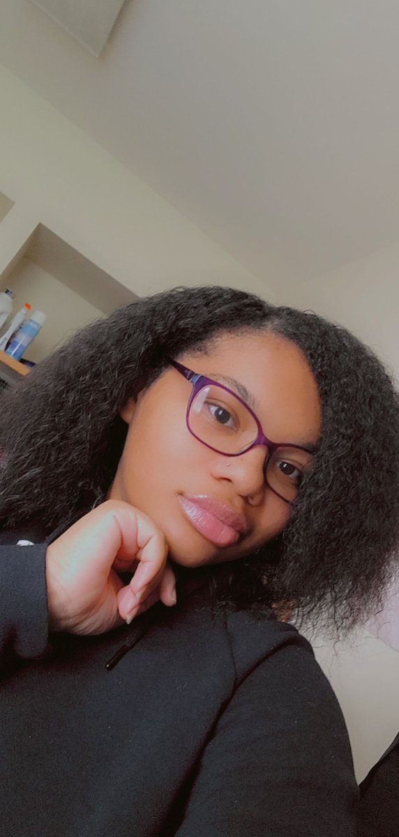ShortStackKI's tweet image. #BlackMizzou 
#whoswhoatMizzou 

Name: Kemet (Kemmy)
Class: Junior 3️⃣
From: Chicago, IL
Major: pre- nursing minor in psychology👩🏽‍⚕️🧠
Fun Fact: I&apos;ve been playing sports since I was 5 years old🧘🏽‍♀️
