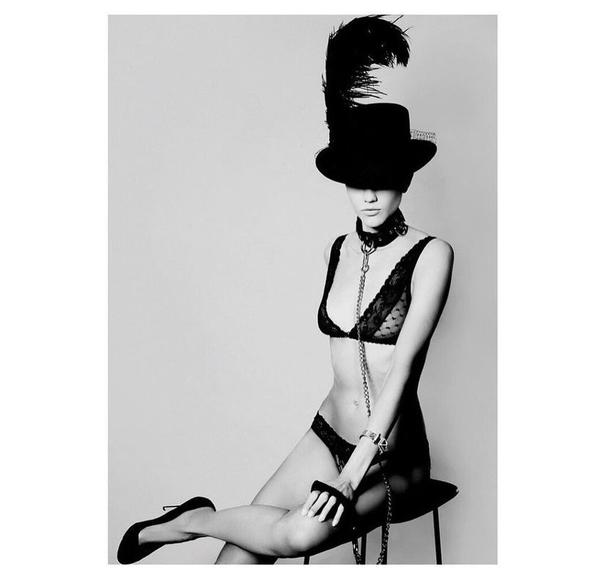 DaisyHedonist's tweet photo. A #throwback to the @HedonistM from the sex issue, #unbound by @hannahhardy
@darren_black
@minnaattala
@nuesa_neveslove_mkup #art #fashion #photography #strikeapose #blackandwhite #hedonist https://t.co/oZ34sGsQcx