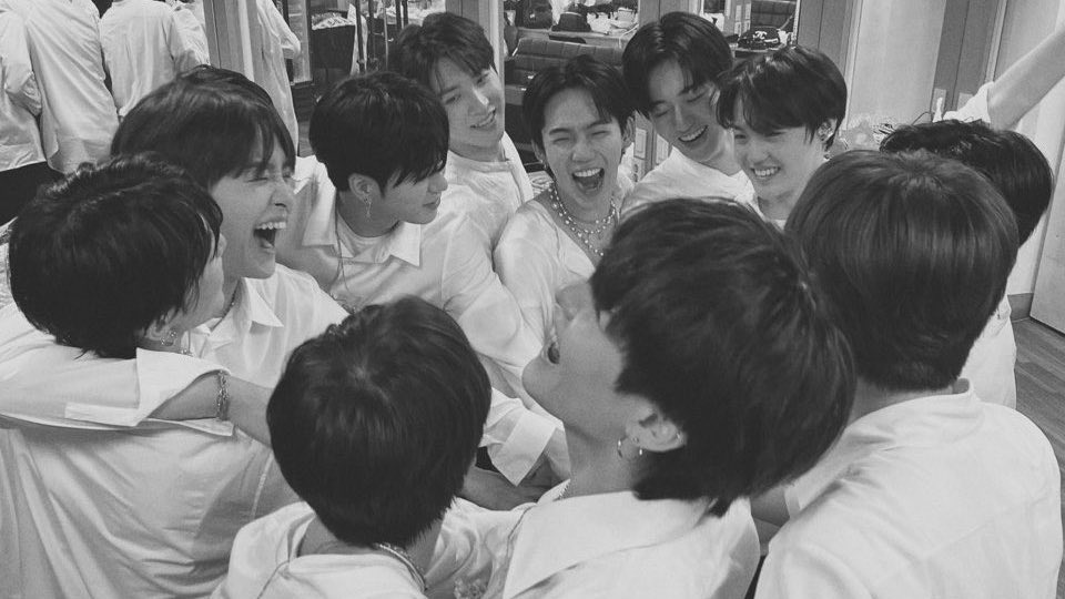 IzaAvril's tweet photo. Hi it's been 730 days since you all debut
Thank you for being my home, my safe place, and my friend during my hardest time. I will keep on supporting all of you, and you all deserve to be happy and all the love in this world. https://t.co/8nYumMr7p5