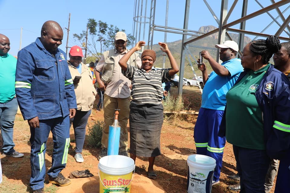 CapricornFMNews's tweet photo. #WaterReticulation The Mopani District Municipality says it will ramp up efforts to reticulate more villages around the Bulamahlo cluster of Greater Tzaneen Municipality where residents will have access to water in their homes. DR

📷MDM https://t.co/1Q0vdgRJDa