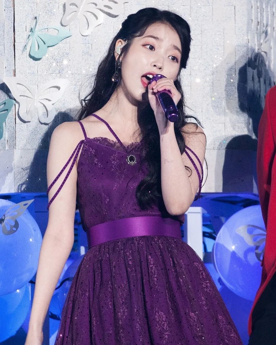 dlwlrma_Club's tweet photo. #李知恩  #이지은 
#IU #아이유 #dlwlrma #iu李知恩 https://t.co/tL0w1VGPPu