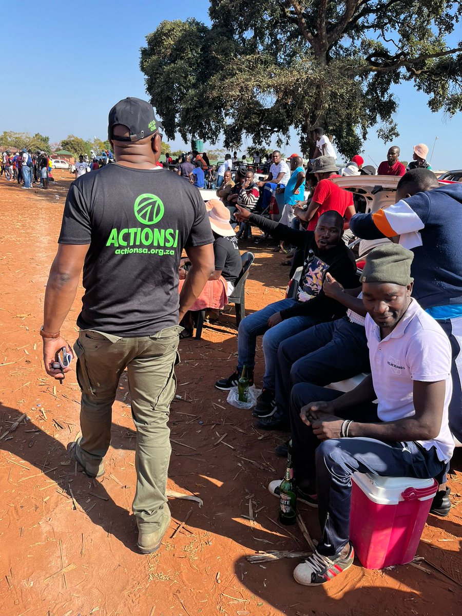 Greening Khubvi village in Thohoyandou. Youth are finally taking interest in politics again thanks to @LimpopoActionsa <a href="/sello_lediga/">Sello Lediga</a>. We are determined to give them their voice <a href="/HermanMashaba/">Herman Mashaba</a> and ensure jobs, quality education and access to economic opportunities as <a href="/Action4SA/">ActionSA</a>