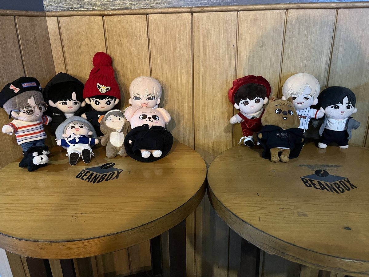 haruskz8's tweet photo. Brought Hannie and Minnie in an event for Wanna One’s 5th anniversary 🤍
#5thSpringWithWannaOne https://t.co/oHC0H2v8Xe