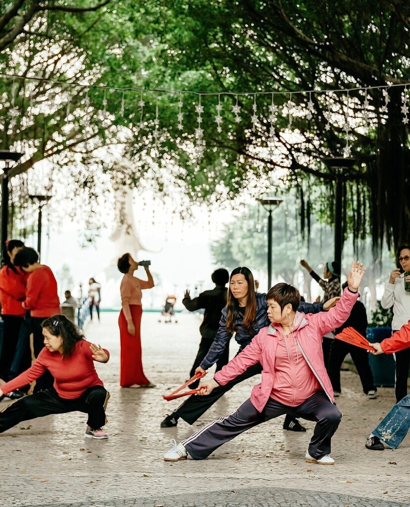 National Geographic Traveller (UK) (@natgeotraveluk) on Twitter photo Early morning exercise in Jardim das Artes, Macau // Photo by <a href="/mark_parren_t/">mark parren taylor.</a> for the October 2021 issue of National Geographic Traveller instagr.am/p/Cg8h1iIujyg/ Early morning exercise in Jardim das Artes, Macau // Photo by <a href="/mark_parren_t/">mark parren taylor.</a> for the October 2021 issue of National Geographic Traveller instagr.am/p/Cg8h1iIujyg/