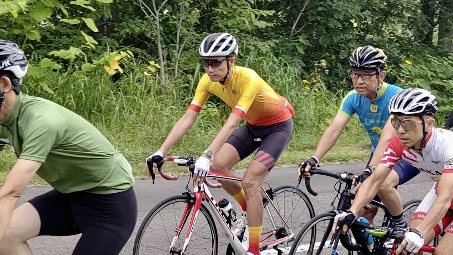 イガ林檎 友だちがパレードランを走るボクを撮ってくれたぁぁぁ ニセコhanazonoヒルクライム T Co Cblrmg5qra Twitter