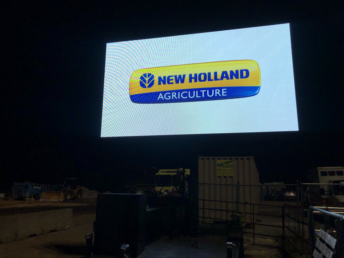 southwest_av's tweet photo. One of our #LED trailer #Videoscreens in use tonight at the Pulling for the Kids Truck & Tractor Pull at the 86th annual #OzarksEmpireFair #bigscreen #ledvideo #HDvideo #Fair https://t.co/sOtruiE9rt