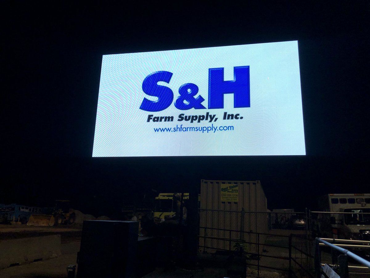 southwest_av's tweet photo. One of our #LED trailer #Videoscreens in use tonight at the Pulling for the Kids Truck & Tractor Pull at the 86th annual #OzarksEmpireFair #bigscreen #ledvideo #HDvideo #Fair https://t.co/sOtruiE9rt
