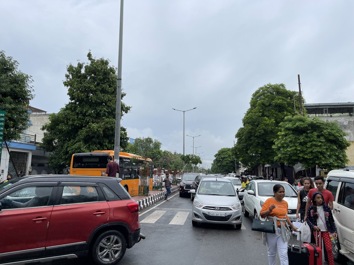 GuildAgra's tweet photo. Chaotic scene outside #agraairport while trying to report for #6E6097 to #Mumbai, with No #CivilTerminal in sight, passenger experience needs to be improved &amp; more over no #WiFi at airport also @AAI @uptourismgov @myogioffice @JM_Scindia @PMOIndia https://t.co/7zhone4cka