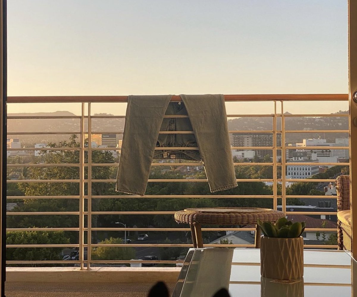 YSLstandards's tweet photo. feeling at ease https://t.co/Zvsd0i6vr9