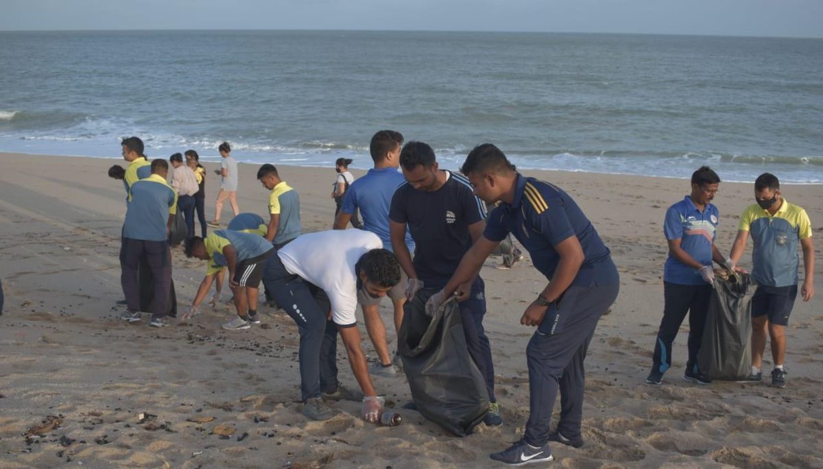 #IndianNavy personnel and families from  INS Dwarka undertook a #BeachCleanship drive at Shivrajpur Beach. Commemorating #AzadiKaAmritMahotsav celebrations and #75yearsofIndependence  the drive was aimed at promoting #SwachhBharat and #SwachhSagarSurakshitSagar.