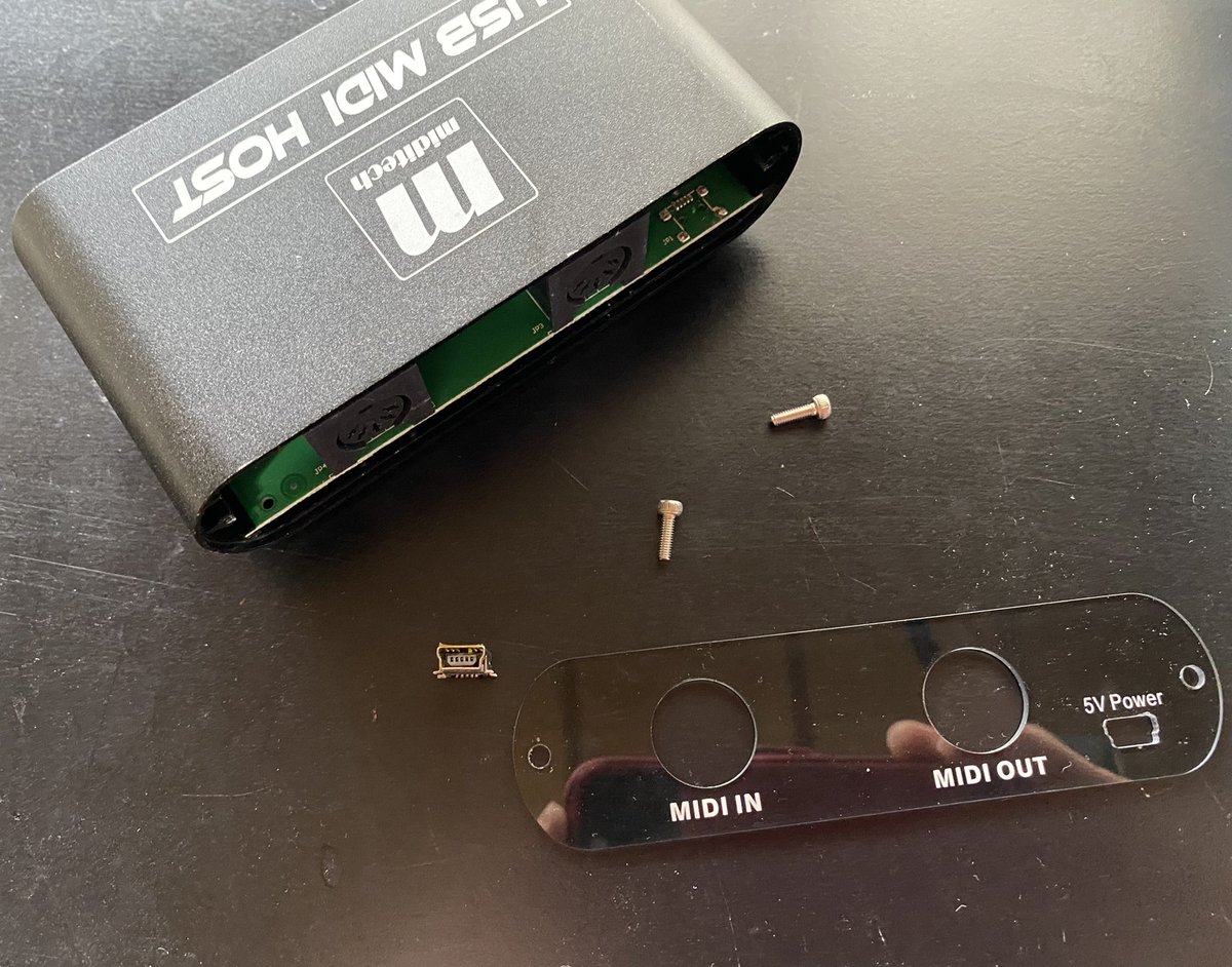 Kurippersynth's tweet image. ひさびさに使おうと思ったら電源供給の部分のハンダがもげた、、、😭

熱で溶けたのかしら、、、。

#miditech