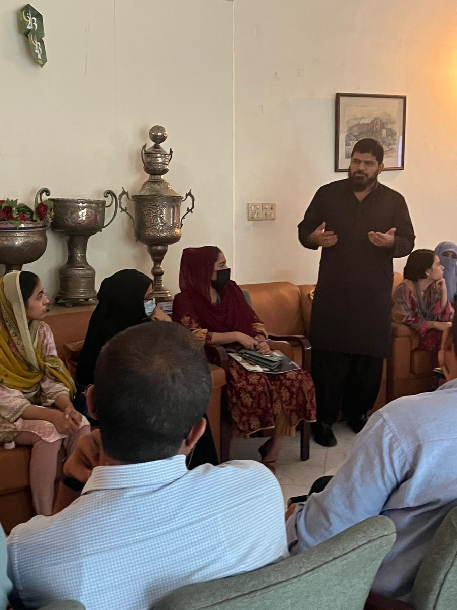 ubbermensch's tweet photo. Resumption of @TCF_Rahbar mentorship program, after two years in Faisalabad due to Covid, for underprivileged students of @TCFPak .Pls keep supporting the cause of Education in #Pakistan to create agents of Positive change in our polarised society.

سوال کئی جواب صرف تعلیم https://t.co/EkdP4T7dbk