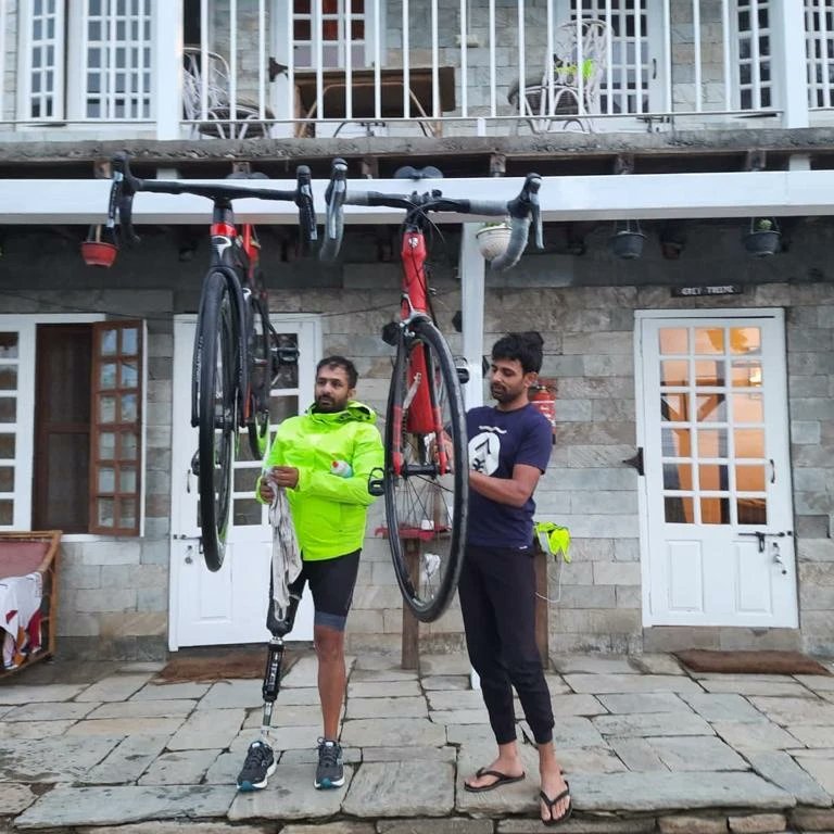 Adityacyclist's tweet photo. Cycling is a passion, a sport & everything for some! Joining us in #InfinityRide are different para-cyclists; above knee/ arm/ below knee -amputee & visually impaired athlete on tandem cycle. Though they are different, they all share the same passion - Cycling!
#mudhratrust #amf https://t.co/3EaSoa2vGj