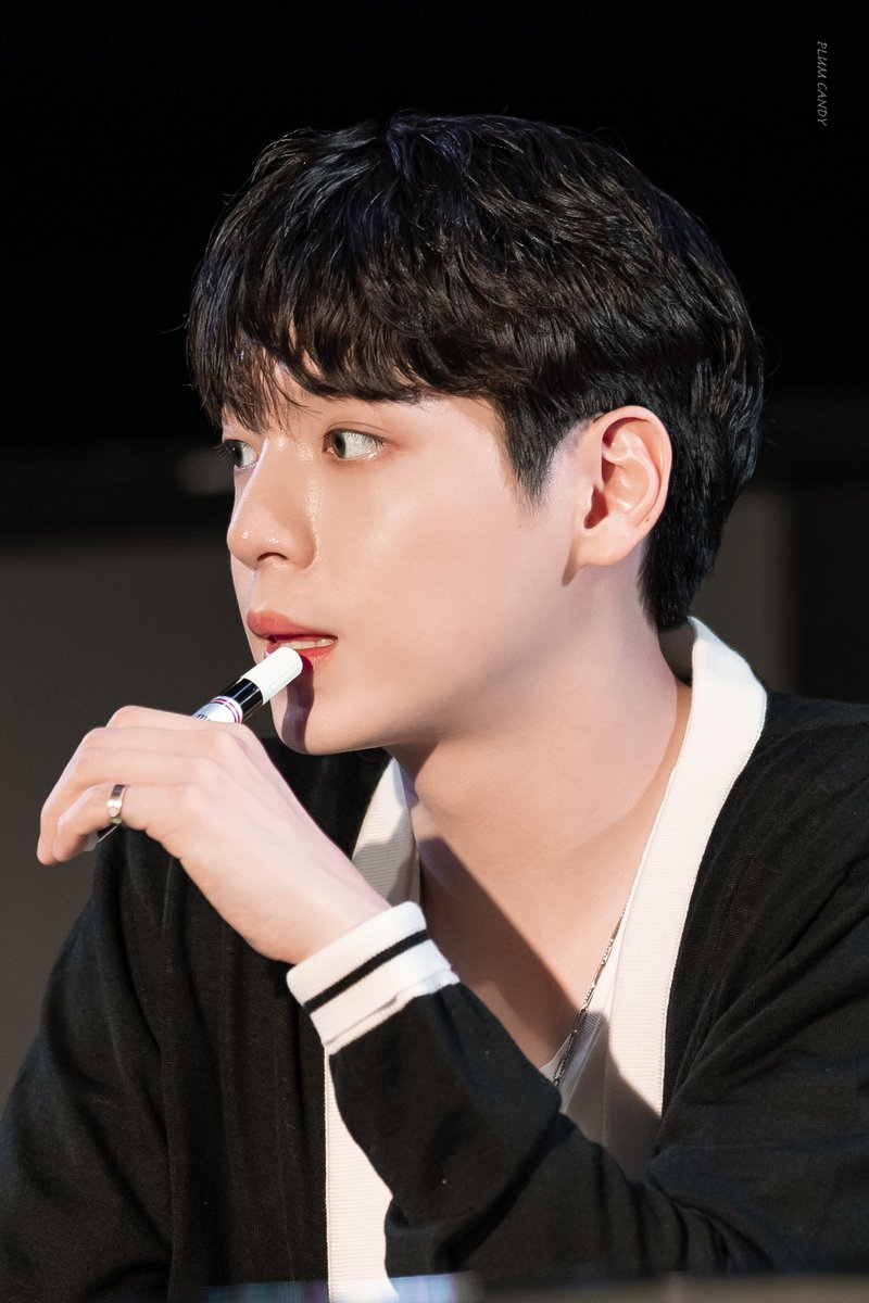 plumcandy04's tweet photo. 220730 ‘Summer for you’ 팬사인회

#현욱 #한현욱 #HYUNUK #인투잇 #IN2IT https://t.co/MPoYWbodzl