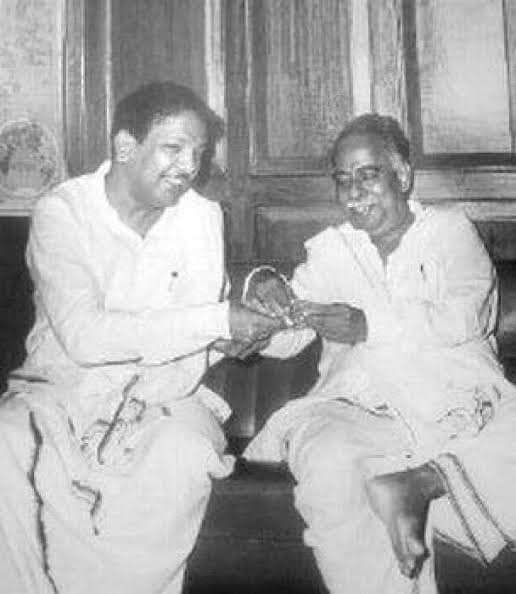 SharaSithara's tweet photo. என்றும் வாழ்வீர் எங்கள் எழுஞாயிரே ♥ https://t.co/T8DAyPysKV