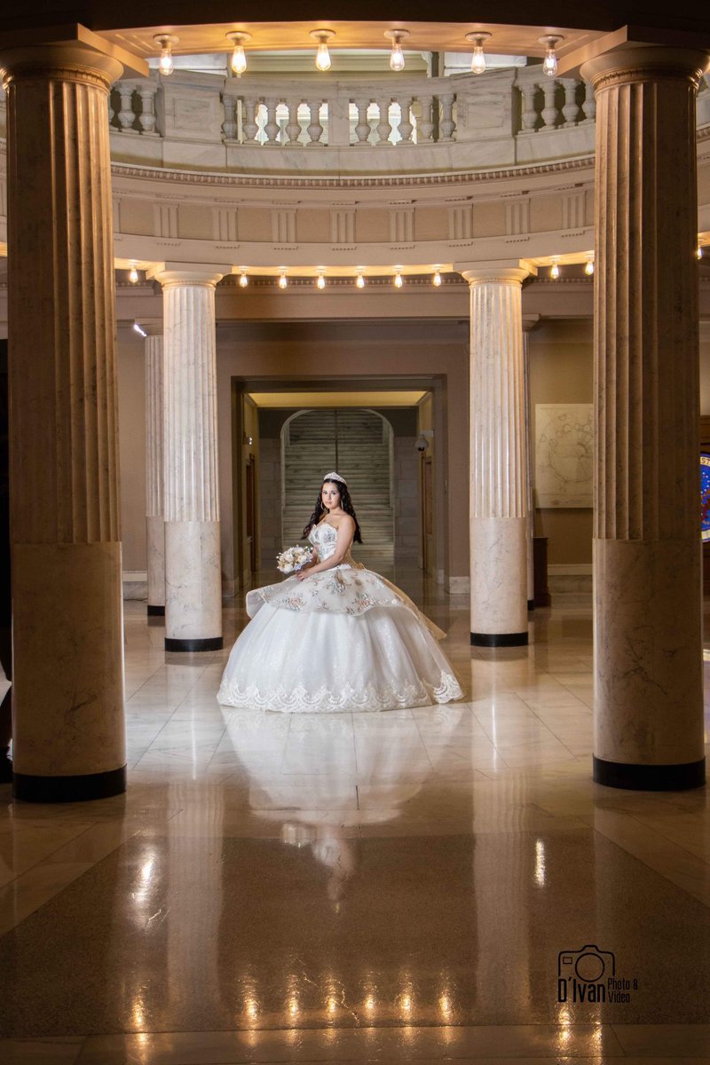 XV Stephanie en Little Rock, Ar. #DIvanPhotoandVideo #15byDIvan #Arkansasquinceañera #MisXVenArkansas #DJLaSombra #Canonportraits #Canonquinceañera #Canonphotography #LittleRock #LittleRockQuinceañera #SergioValdivia #RevistaVivaArkansas #ArkansasStateCapitol #ArkansasCapitol