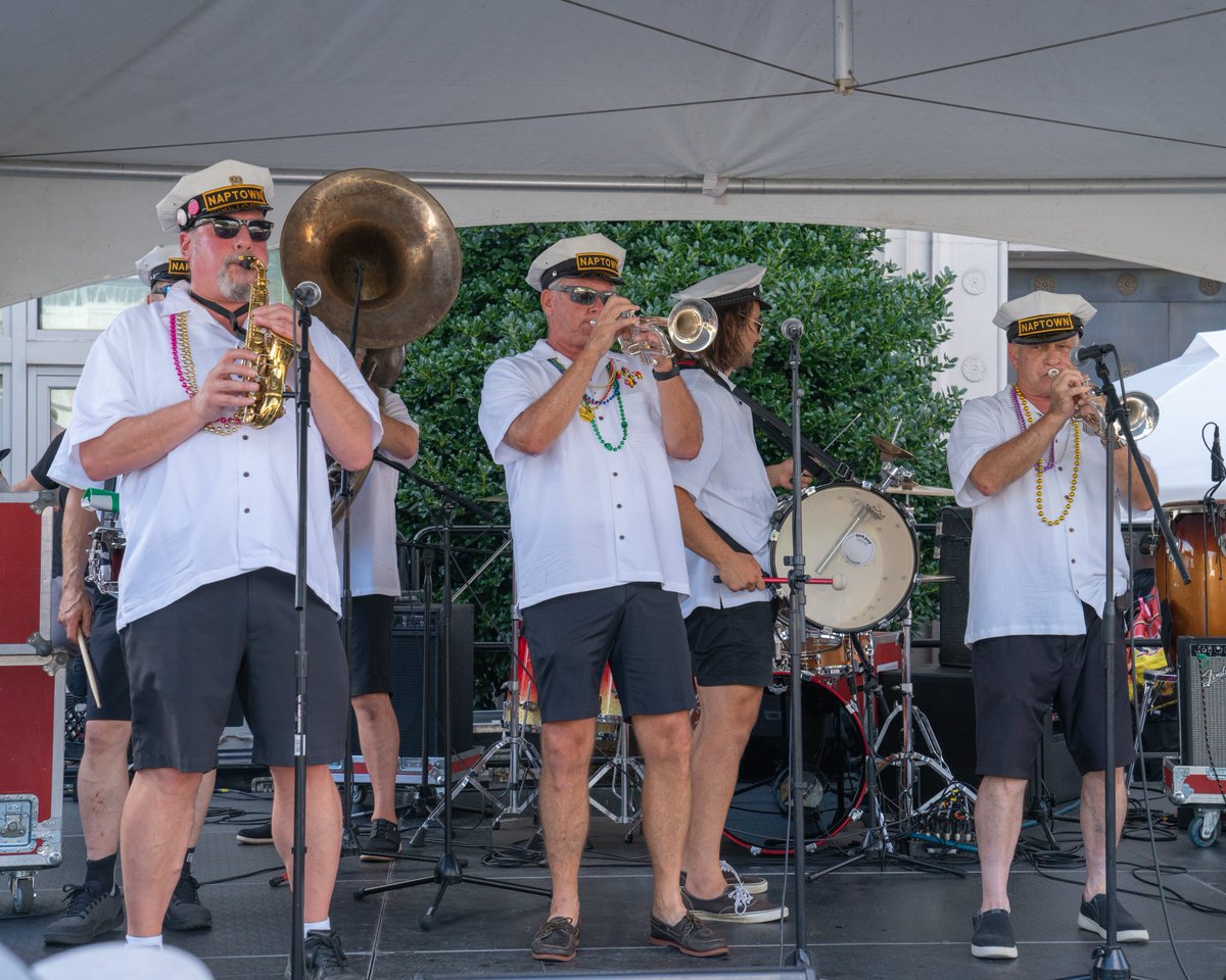 JosephA49226585's tweet photo. DC 2022 Funk Parade 
#naptownbrassband  #festival #funkparade #funkparadefestival https://t.co/oPlzYZdKWF