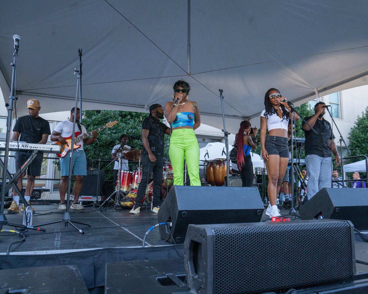 JosephA49226585's tweet photo. #dcfunkparade

#criticalconditionbanddc https://t.co/ag0YZ5Y6JE