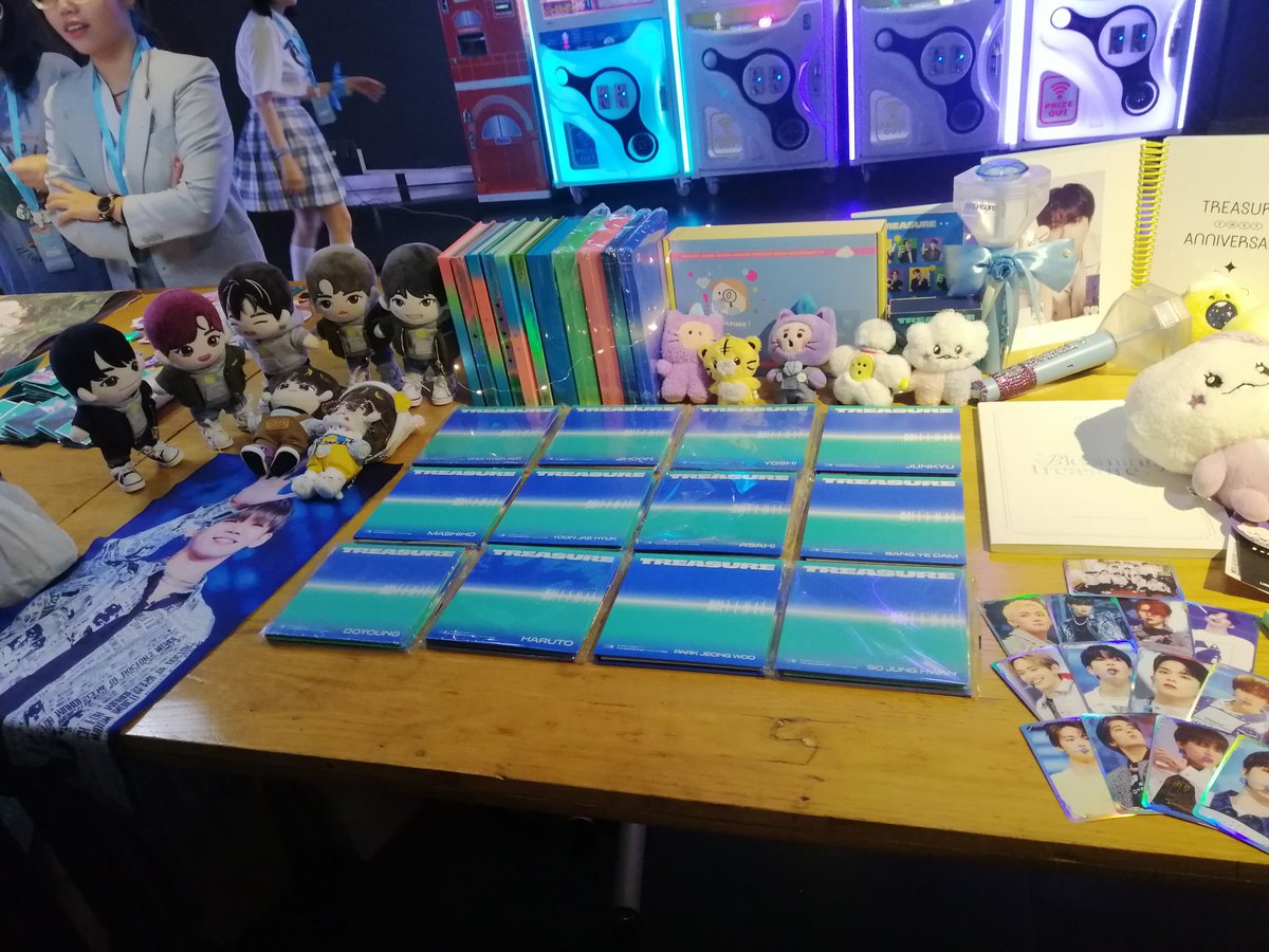 yipham53's tweet image. Showing
#Show_your_IGNITEU_HCM
#TREA2URE_ANNIVER2ARY_2022