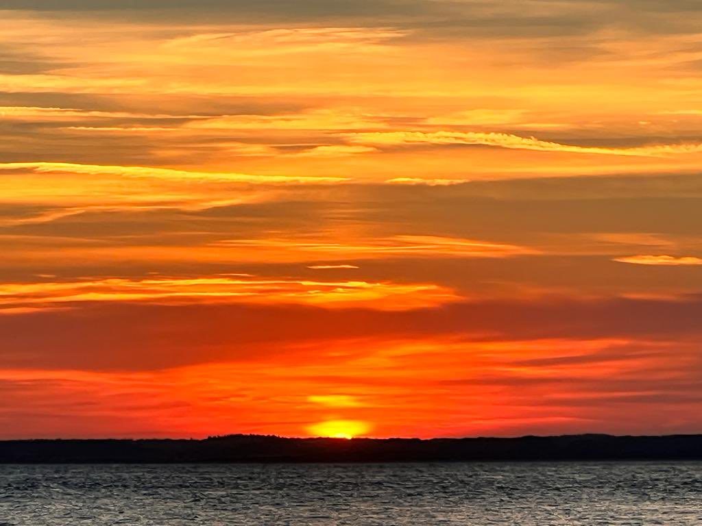 HeatCalculation's tweet image. 75 clay shoot this morning at the farm, followed by a drive up to #ManchesterCity in prep for a sold out #Training session tomorrow with @Daikinuk @iammrjasonmoore @Vipergas_AB #LowTemp #SimpleMaths #BeaPro 
Also, fab sunset last night: