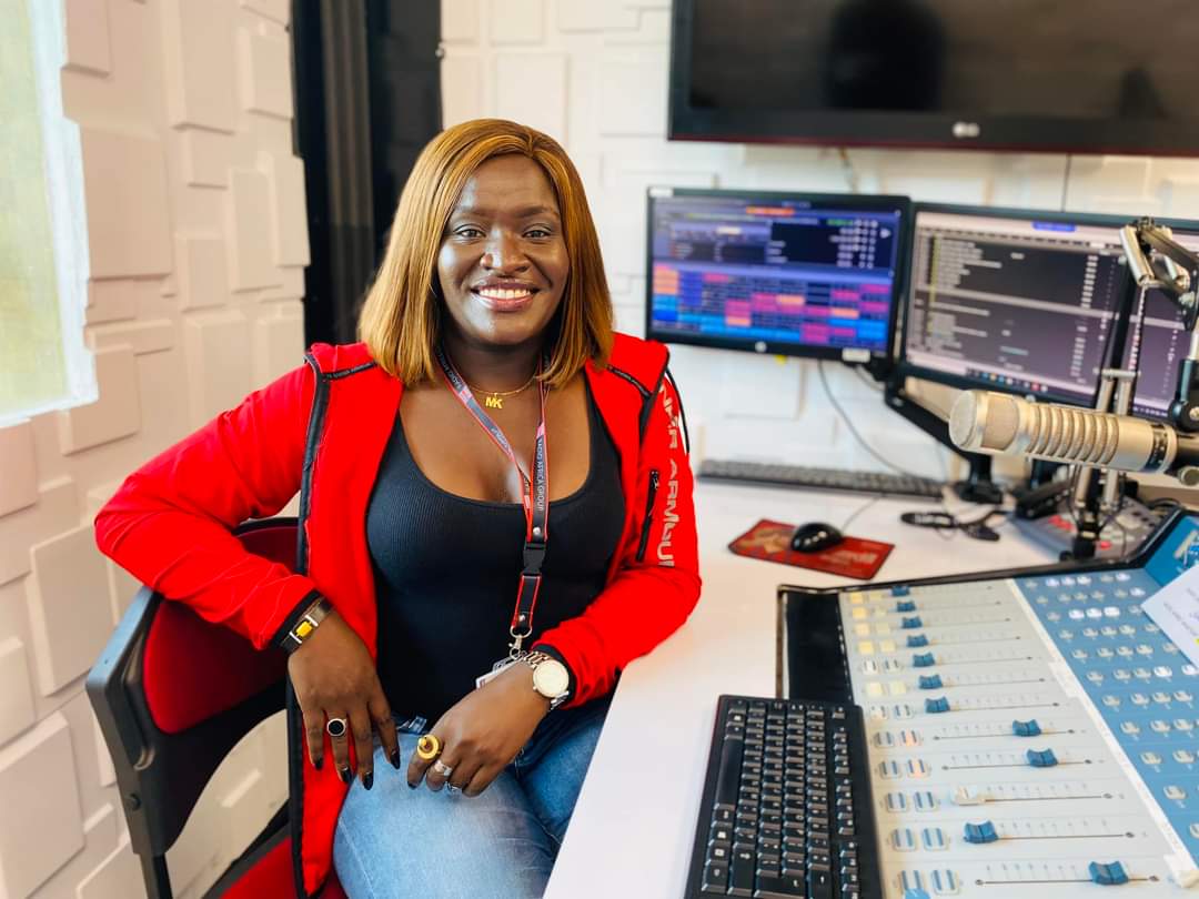 GukenaFMKenya's tweet photo. Mathaa ma #CocktailSunday nímo mau na @Jemimah_Auntie  women Rep wa Gukena County
10:00am-2:00pm
92.2fm Nairobi
92.8fm Mt Kenyan
https://t.co/epWoXSop2z diaspora 
#CocktailSunday https://t.co/brtJdiaFNJ