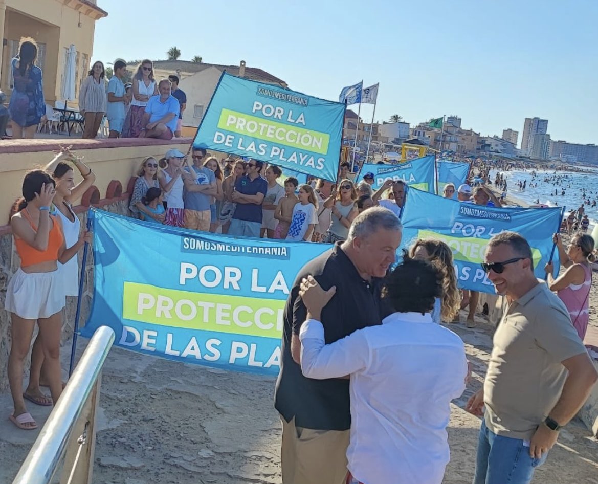 bernabepaco's tweet photo. Ayer @quinosegado y yo estuvimos junto a nuestros vecinos de Cabo Palos y Los Nietos en las concentraciones que @MEDITERRANIA__ convocó en todo el litoral para defender las viviendas que Sánchez quiere injustamente demoler. El PP de @LopezMirasF siempre junto a esas 400 familias. https://t.co/P0hm3ygpBD