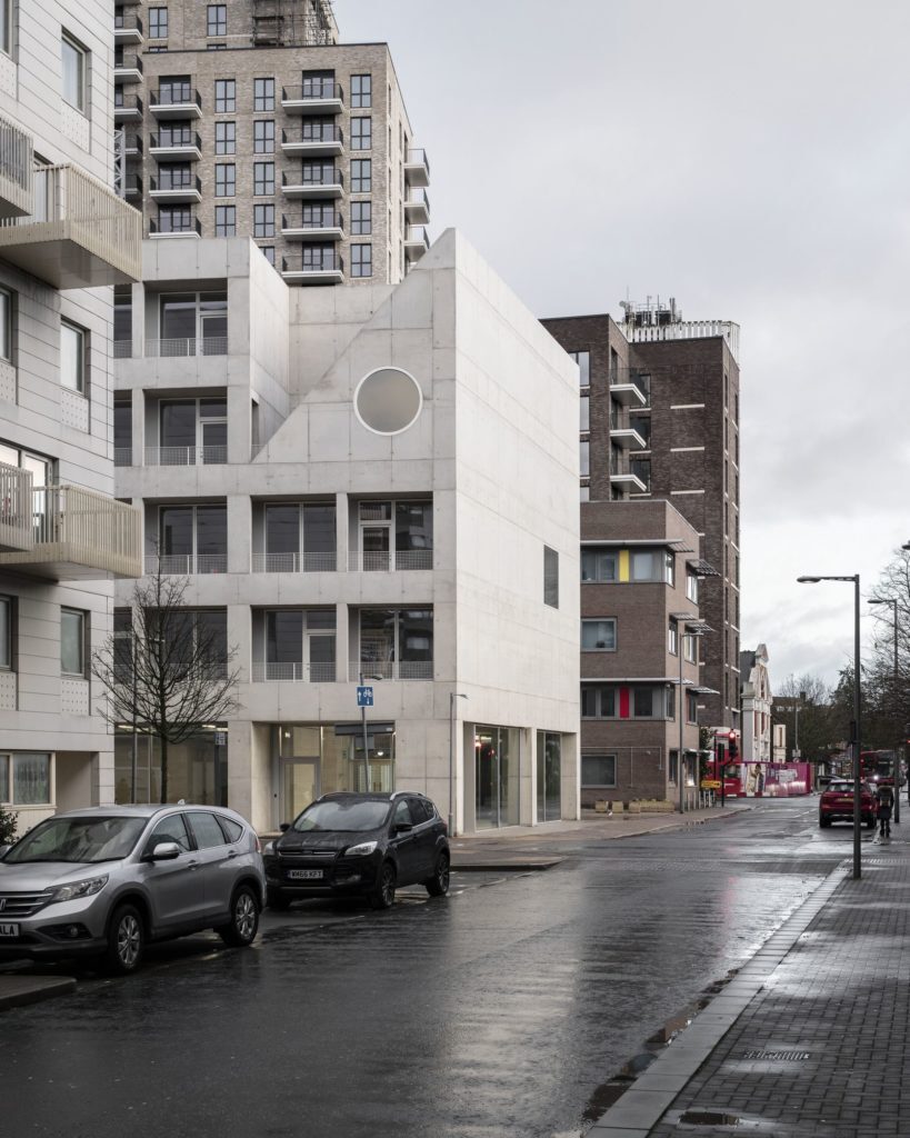 afasiaarq's tweet photo. #Apparata Architects | https://t.co/Ij0YqHYMG7 | posted by afasia | daily entries on contemporary art and architecture #afasiaarchzine #afasiaarq
2semesters 150entradas 150posts 2semestres House For Artists . LONDON Apparata Architects . + archdaily A House for Artists … https://t.co/cNNQticird