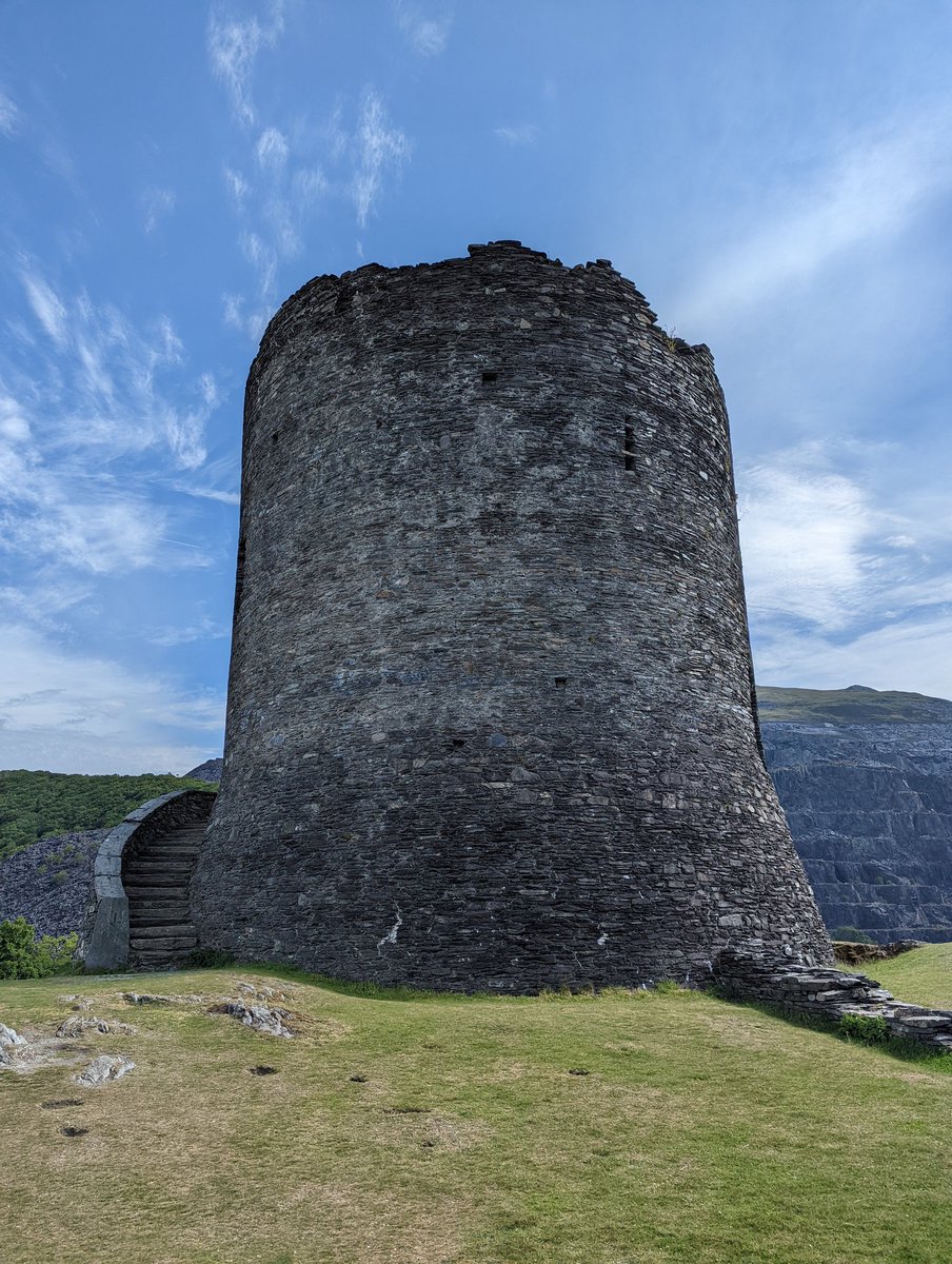 ToursofWales's tweet photo. Picturesque #Dolbadarn Castle built by the #Welsh Prince #LlywelyntheGreat in the 1220s. Constructed at the base of Llanberis Pass and overlooking Llyn (Lake) #Padarn in northern Wales.
Castle a symbol of Llywelyn's authority in the area
๐ด๓ ง๓ ข๓ ท๓ ฌ๓ ณ๓ ฟ ๐ด๓ ง๓ ข๓ ท๓ ฌ๓ ณ๓ ฟ ๐ด๓ ง๓ ข๓ ท๓ ฌ๓ ณ๓ ฟ ๐ด๓ ง๓ ข๓ ท๓ ฌ๓ ณ๓ ฟ ๐ด๓ ง๓ ข๓ ท๓ ฌ๓ ณ๓ ฟ https://t.co/XGb7KnGUf7
