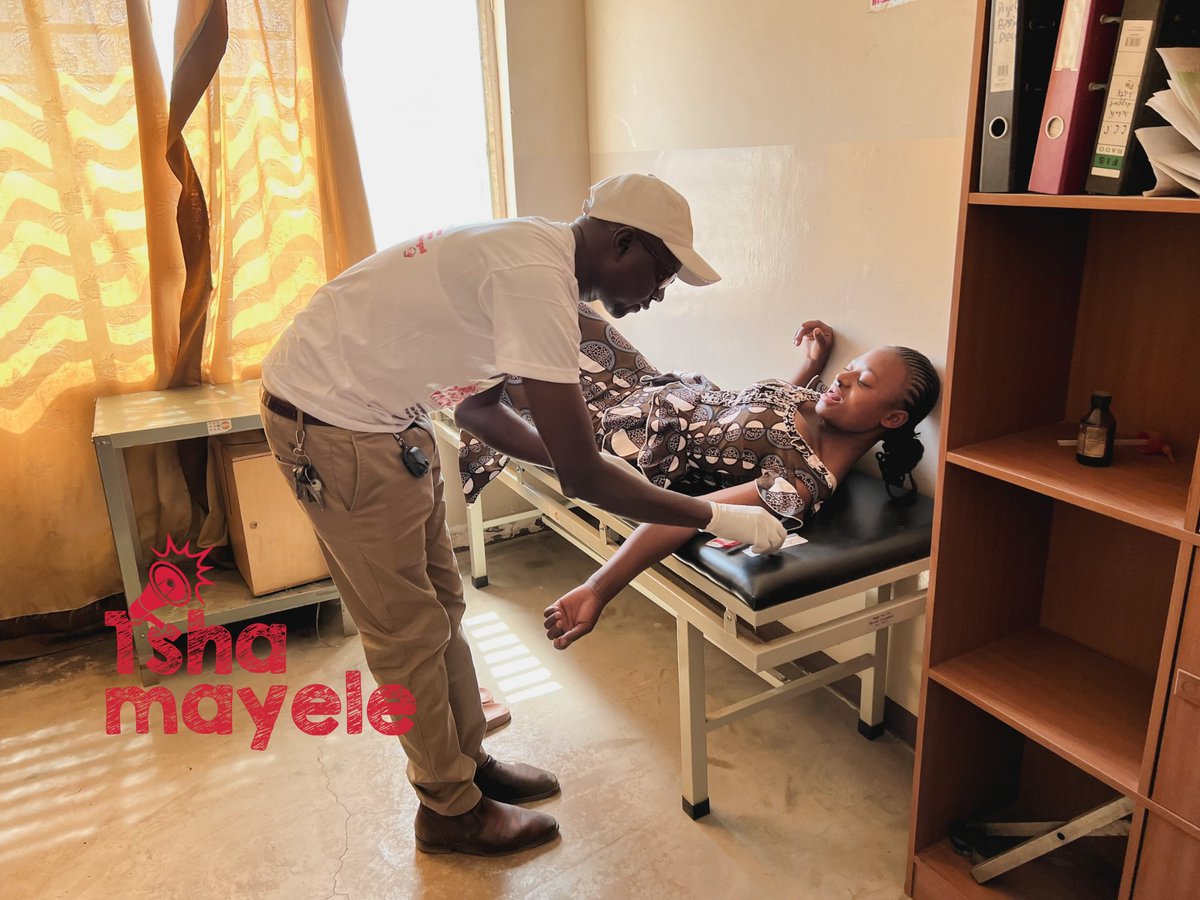 PriscaSumaili's tweet photo. Partenaire de mise en œuvre de #TshaMayele, sous le lead d'@AfriyanRDC, avec l'appui de L'@UNFPARDC, les @ailesducoeur1  a lancé cette campagne de sensibilisation couplée à l'offre des services en Planification Familiale ce Vendredi 5 Août au centre des jeunes de Katuba à L'shi https://t.co/yPdlNJComX
