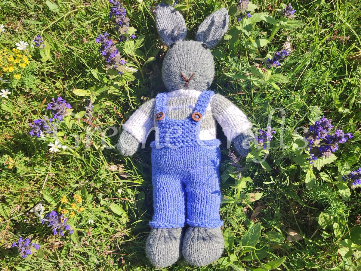 Zsuzsa36087412's tweet photo. Knit your own adorable Bunny! The perfect gift for a loved one made by you. #etsy shop: Bunny Knitting Pattern, Rabbit Knitting Pattern, Knit Bunny, Knit Rabbit, Toy Pattern, Easter Bunny, Bunny Boy https://t.co/5wFs4UEK8A #knitting #knitbunnypattern #knitrabbit #k https://t.co/05TGiEskGi
