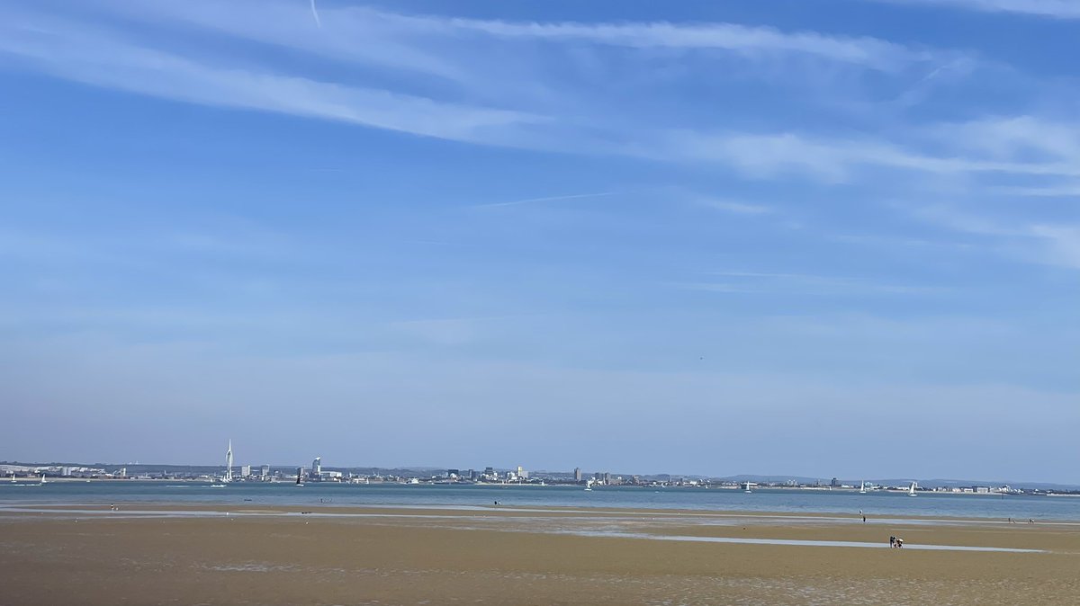 AlwaysDivineLiz's tweet photo. Did my longest walk since Covid started. Maldives? South if France? Riviera?? No!! #appley #isleofwight Stunningly, utterly beautiful. https://t.co/SYuJe0c5ig