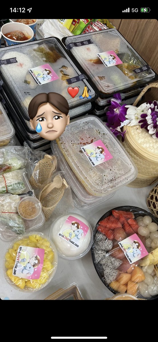 2pmlovethailand's tweet photo. 📍Food Support for Jun. K From Thai Hottest 😊 
อาหารคาว : ปูผัดผงกระหรี่,กุ้งเผา,ผัดไท,ข้าวผัดปู
ขนมหวาน :โรตีสายไหม,ข้าวเหนียวมะม่วง,ลูกชุบ,ขนมช่อม่วง
ผลไม้ตามฤดูกาล 
น้ำมะพร้าวปอกเปลือก
หวังว่าพี่คิมจะทานอย่างอร่อยนะคะ 🥹💖🙏🏻 #JUN_KxSevenStarsTH https://t.co/lVNxe8rmHg