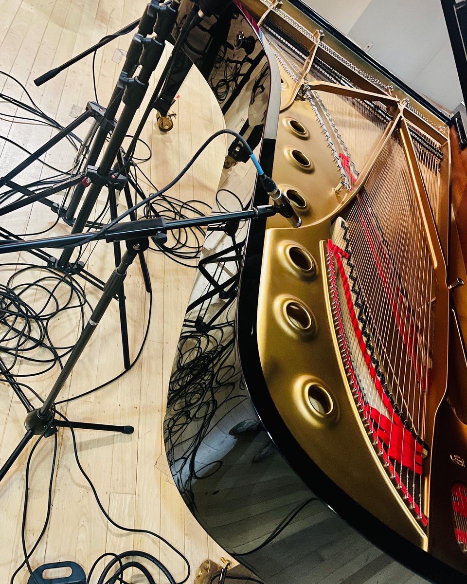Bonyshaw's tweet photo. Music is being made today…. 

#recordingsession #piano #auckland #newzealand #pianotuner #itsallaboutthepiano #musicmaking #pianorecording #pianotrio @AucklandUni https://t.co/48YeFKJ8rI
