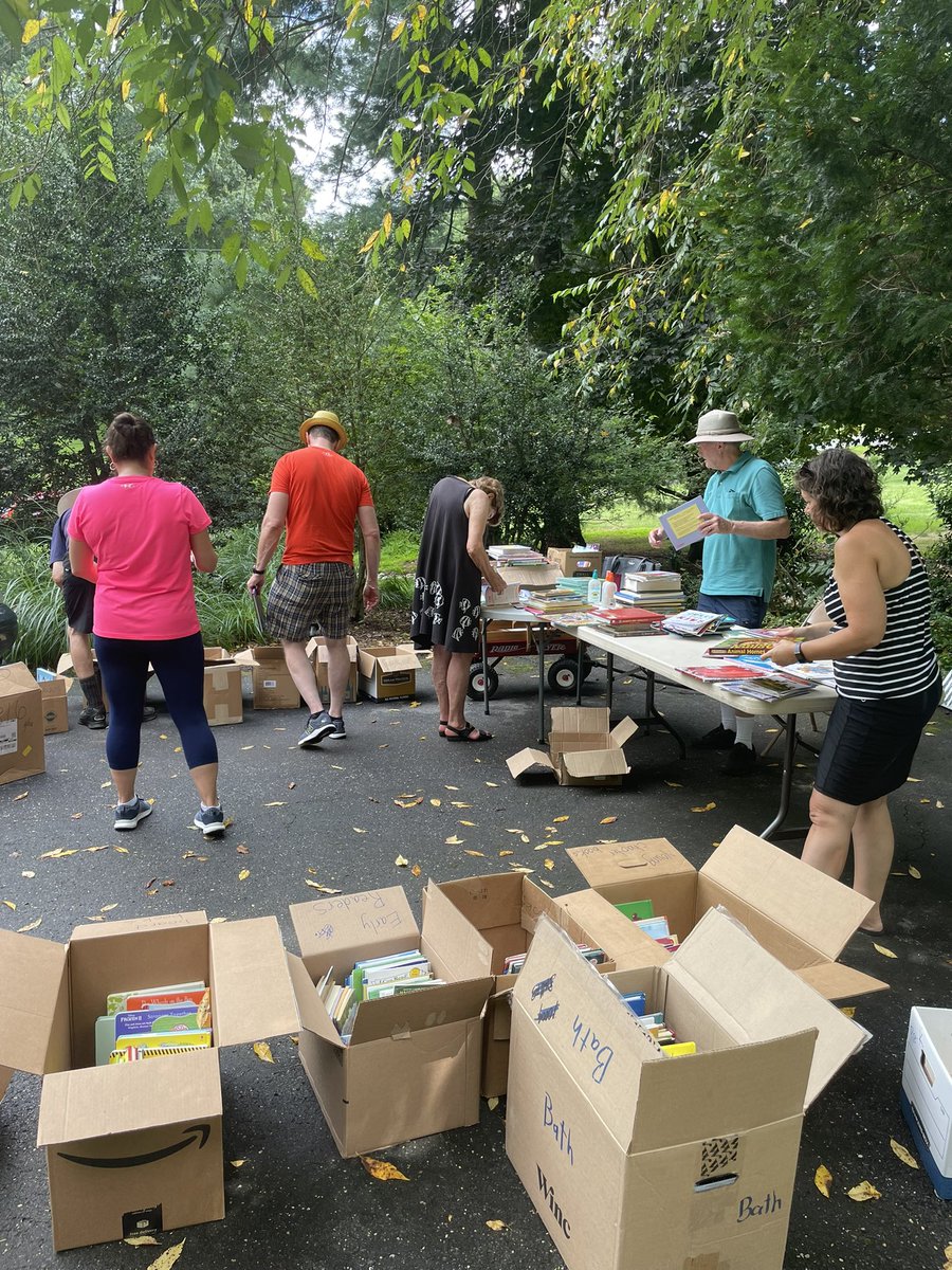 DtssRotary's tweet photo. Sorting books for Storytown at Montgomery Knolls ES and Pine Crest ES. When school starts they will be stocked and ready for kids to bring books home.  

#serviceaboveself #district7620 #rotary #literacy #volunteer https://t.co/fb8befSBnE