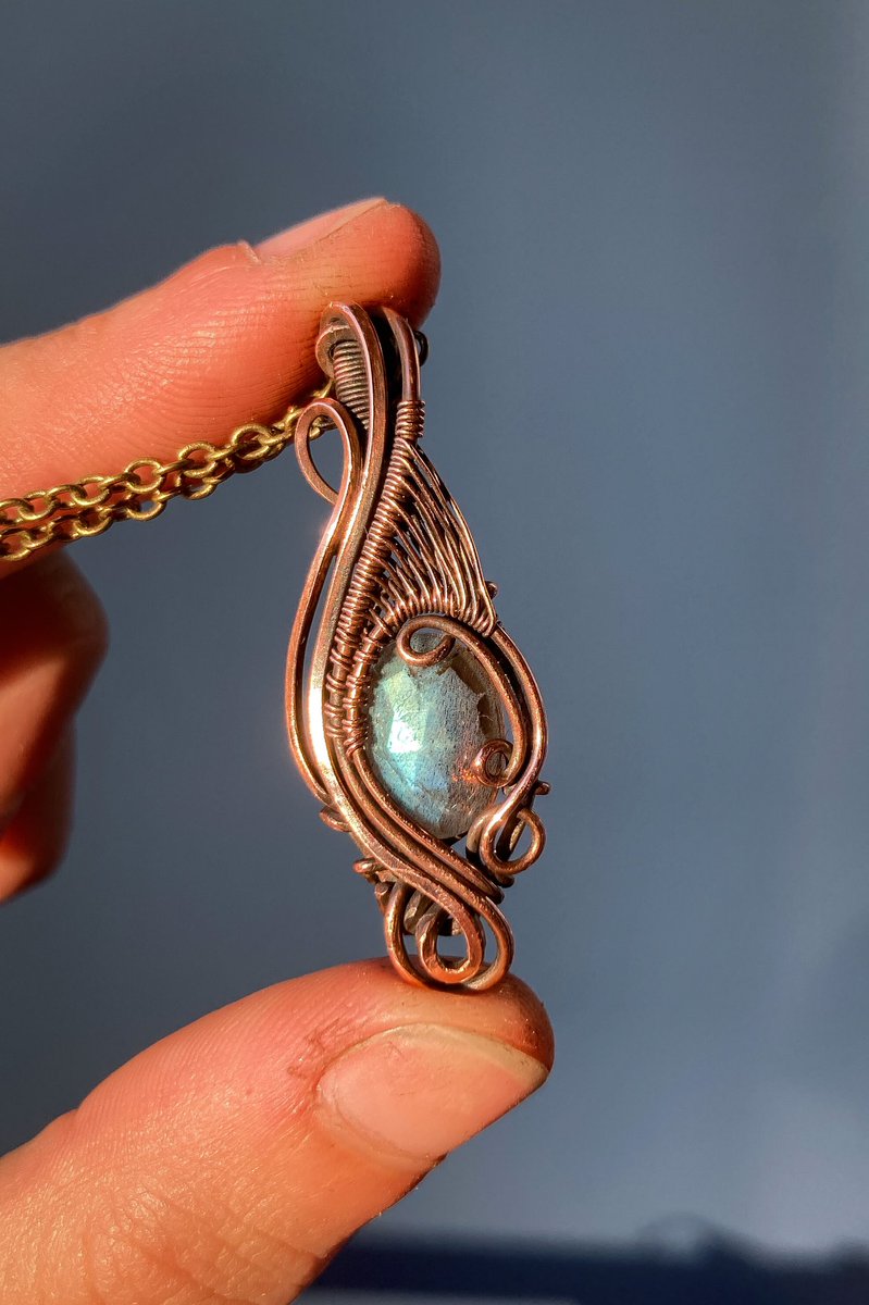 Blue Labradorite mini pendant ✨🪩🦋

Labradorite is known for helping to calm overactive minds that are prone to anxiety and stress. This lil mini picks up a gorgeous flash from all angles! 

available August 12th✨