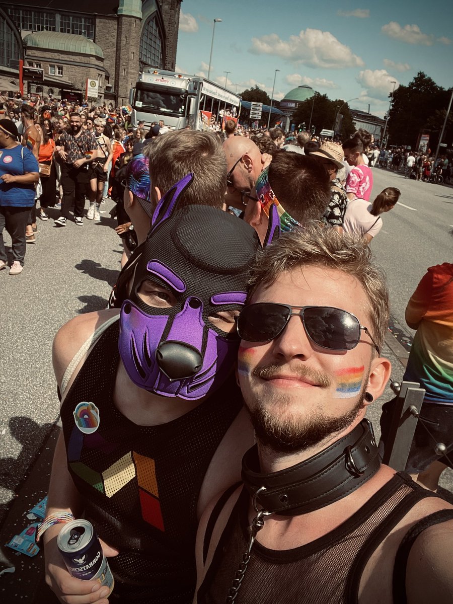Show your love 
Show your skin
Show your kinks
Show your pride

🏳️‍🌈 Show yourself
Love yourself 🏳️‍🌈

Danke Hamburg 💜💙
#HamburgPride
