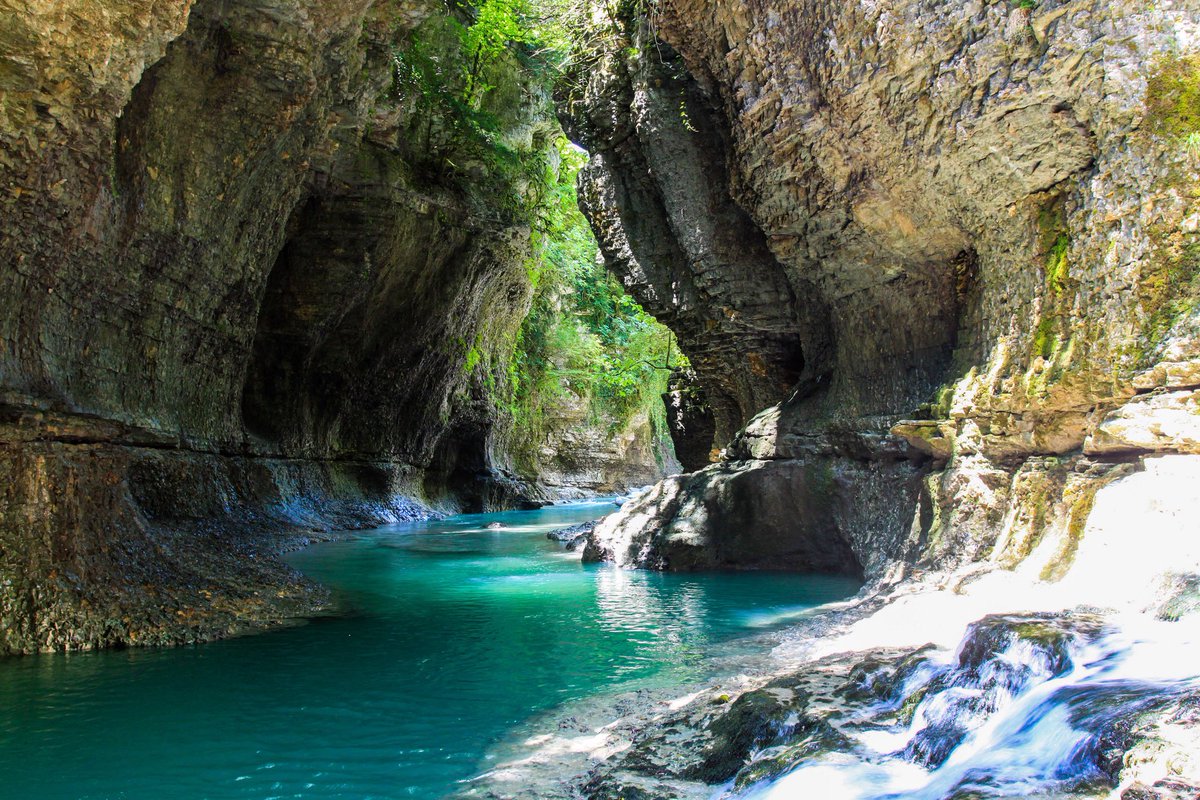 GTGGeorgia's tweet photo. 4Days, Starting in Tbilisi, going to Martvili canyon and enjoying boat rides, going to Batumi and enjoying the night lfie, and finally going to the majestic Makhunceti waterfall and 12th century bridge!!! And on the 4th day return #History #vacation #Georgia #Batumi #travel https://t.co/4M56OW8vMU