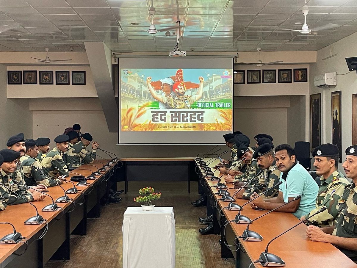 SainRajat's tweet photo. The day started with the screening of ‘Hadd Sarhad’ at Attari Border auditorium among the BSF officials. It’s so satisfying and joyous at the same time to see the characters of the documentary reacting to every single frame. 
Dil khush hua ♥️
#HaddSarhad #LallantopFilms https://t.co/uSGjcxBoBr